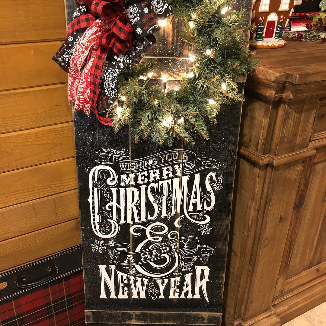Wishing You A Merry Christmas And A Happy New Year Diy Sign